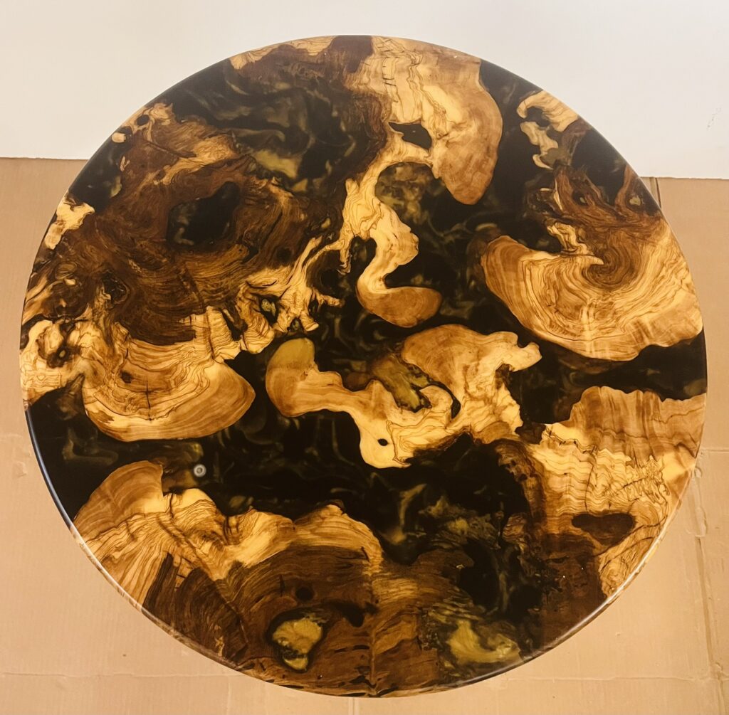 Stolik Kawowy z Drewna Oliwnego (60cm)